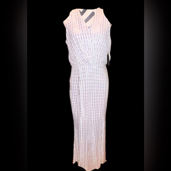 Alexa B. Nites-Silver Sparkly Racerback, Lined Cocktail Dress, Size 06 - Picture 14 of 14